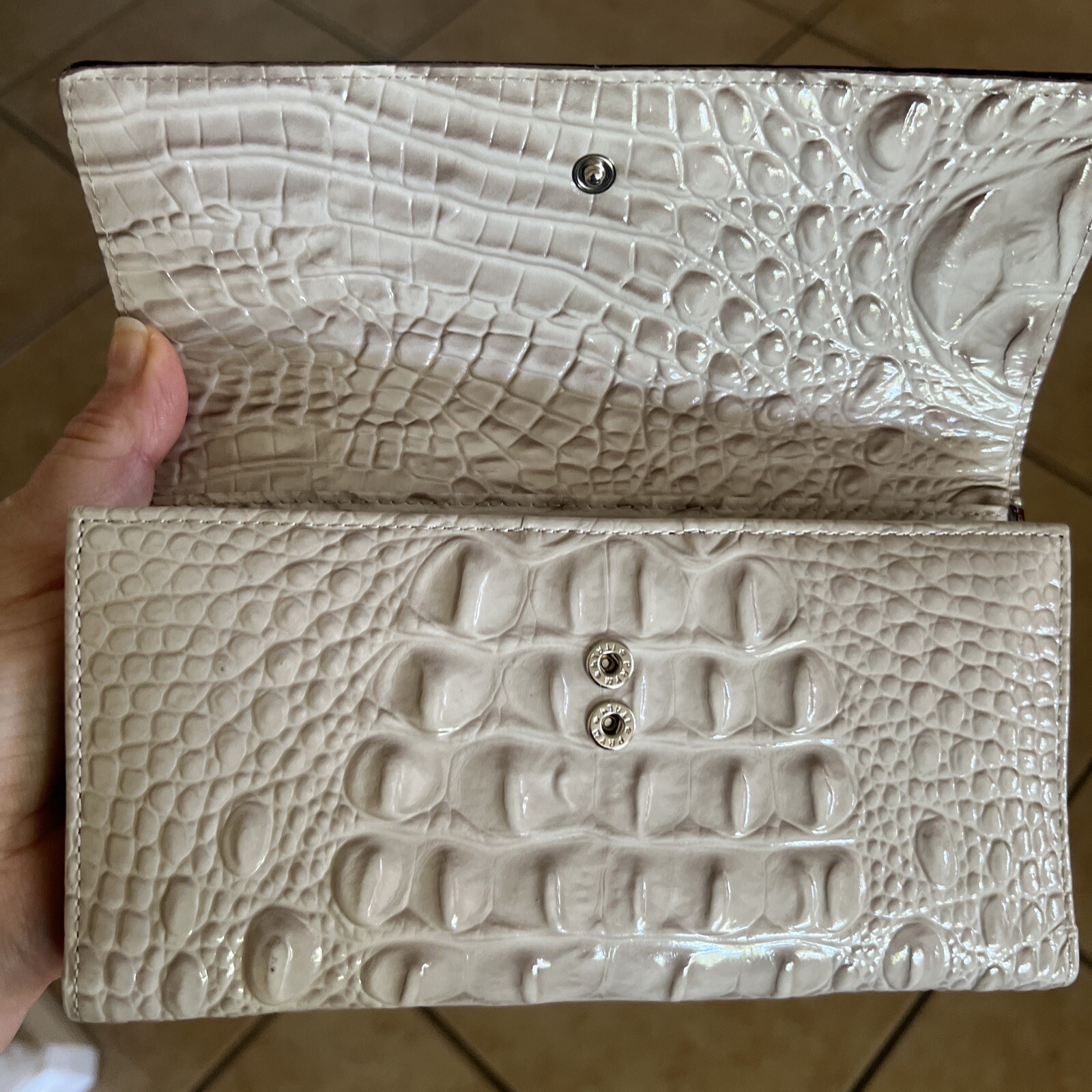 Brahmin Checkbook - image 9