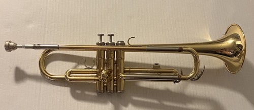 Trompeta Yamaha YTR2320 Hecha en Japón con Estuche Rígido - Imagen 4 de 14