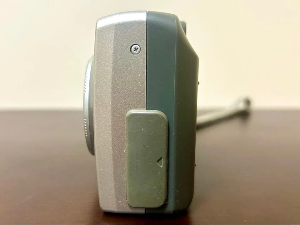 Canon PowerShot A20 Digital Camera 2.1MP 7.5x Zoom Tested with Accessories - Image 3 of 4