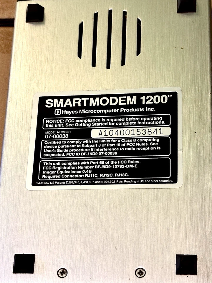 Hayes Microcomputer SmartModem 1200 07-00038 - Image 2 of 3