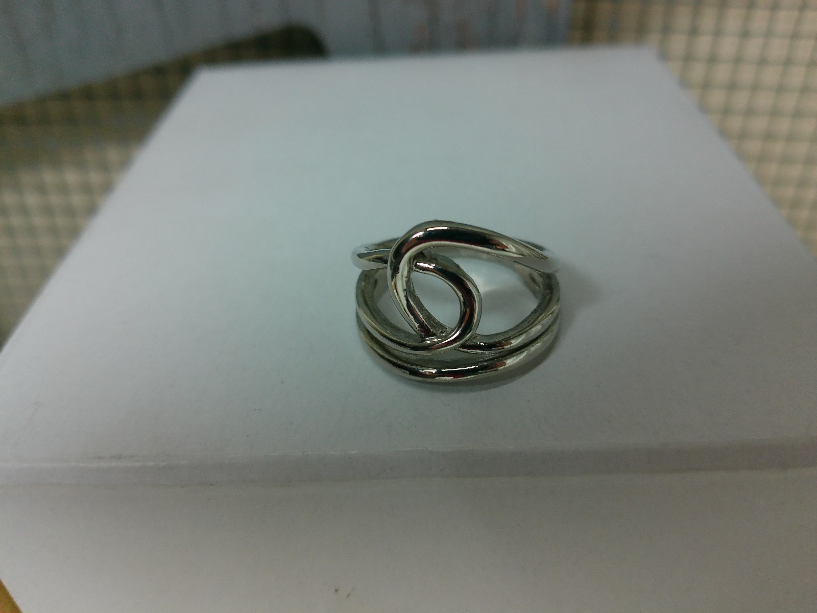 Shiny Silver Tone Knotted Interlocking Layered Si… - image 6