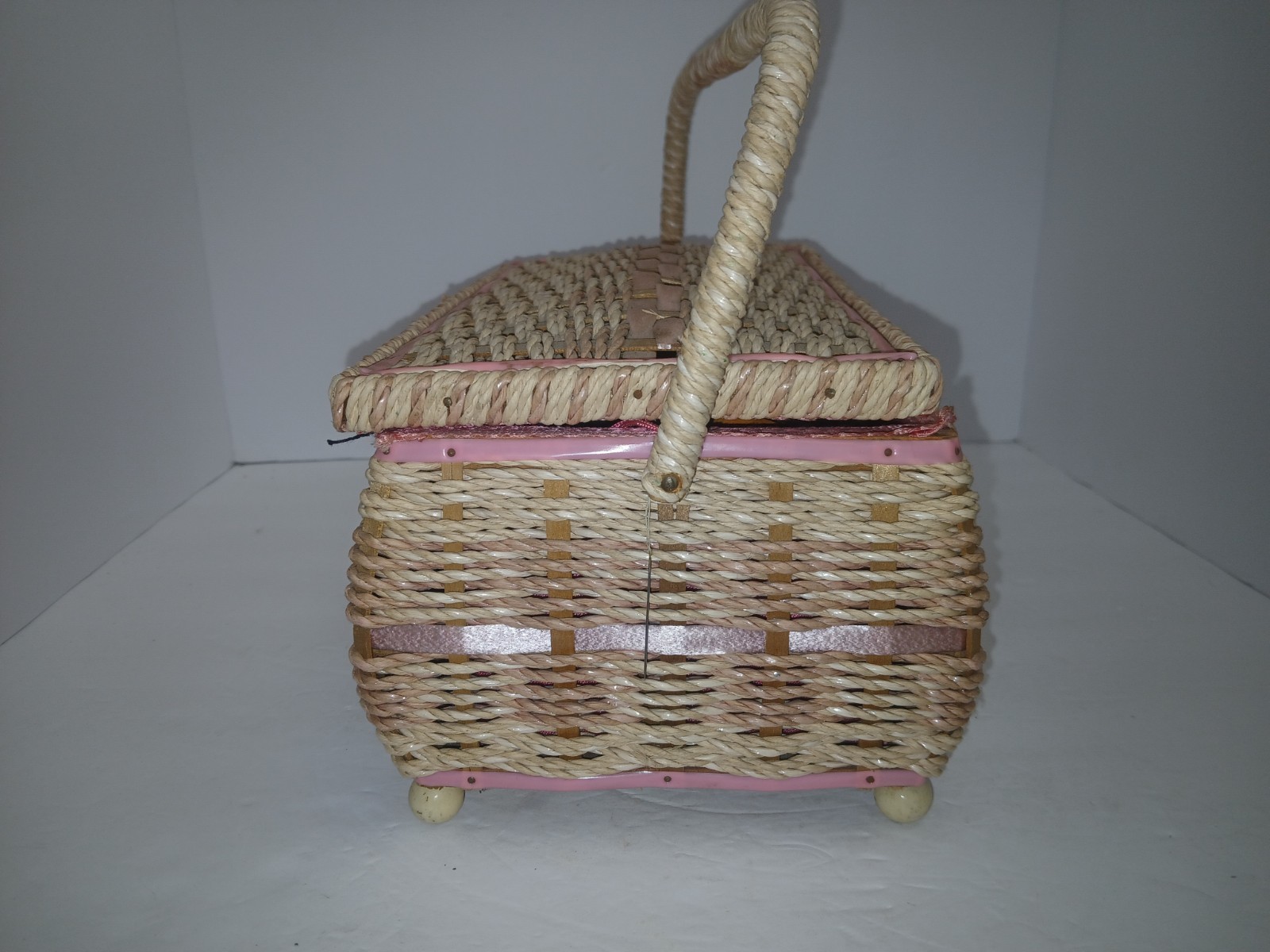 Vintage DRITZ PINK  Wicker Woven Sewing Box Basket w/Notions Contents 1960's