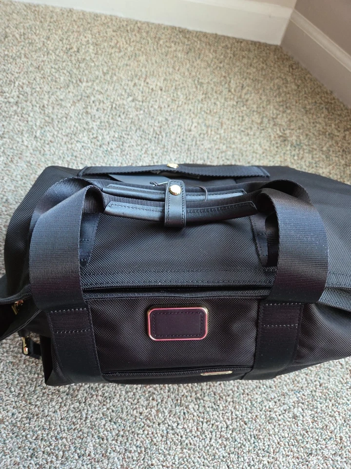 New Tumi Large Ballistic Nylon Carryall Tote Bag - Black/Gold - Image 4 of 4