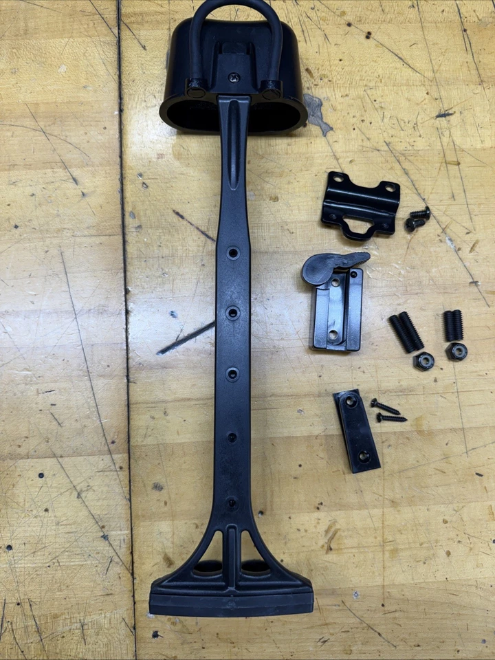 Ten-Point 3-Arrow Detach Quiver with mount and hardware - Image 3 of 4