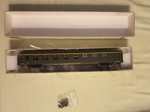 Wagon Miniature REE NW280 – Voiture DEV AO A8 1CL Sud Est, SNCF, Ep IIIb, échelle N (1/160), Neuf