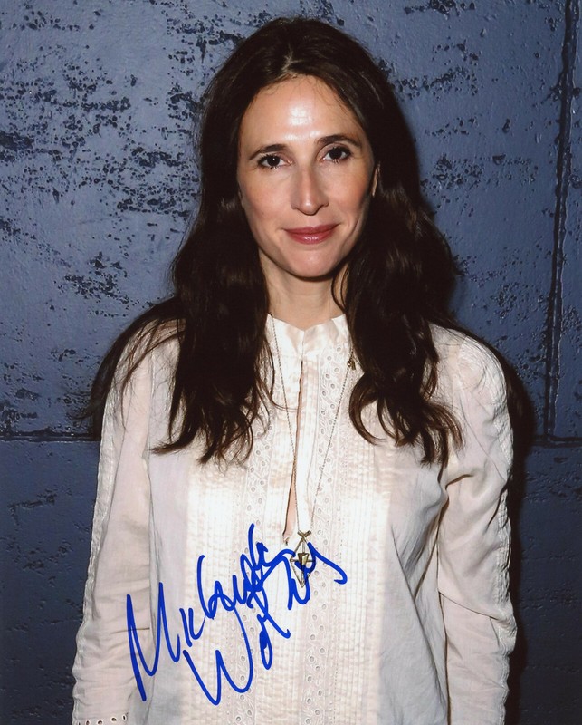 Michaela Watkins "Casual" AUTOGRAPH Signed 8x10 Photo C ACOA