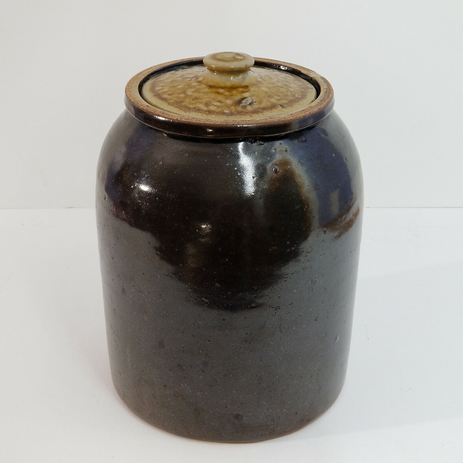 VTG LIDDED CROCK Jar STONEWARE Hand Thrown Pottery DK CHOC BROWN GLAZE Antique?