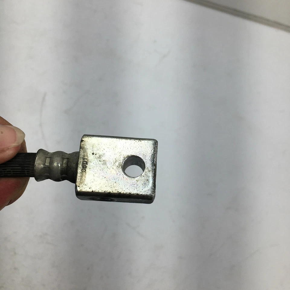 Manguera de freno delantera derecha para pasajero Infiniti M35 06-10 OEM Foto 4 de 4