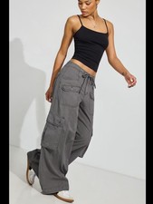 Women  s Y2K Garage Super Wide Leg Trendy Light Grey Cargo Pocket Pants Size 5