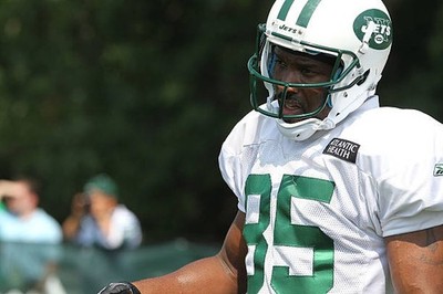 Wide Receiver Derrick Mason New York Jetsfollows the action at pra- Old Photo 2