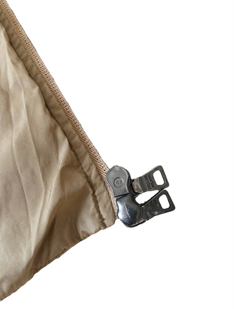 PRADA 90s キルティングベスト Prada 90s unisex emb nylon zip vest women's M / men's S | eBay