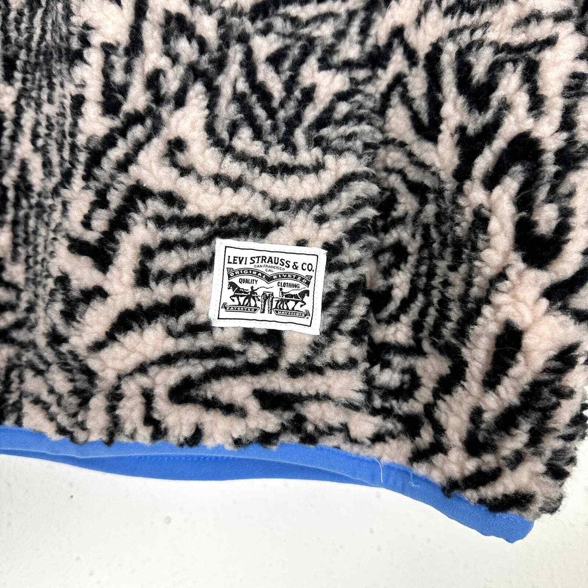 NWT Levi's Zebra Print Sherpa Quarter Zip Sweatshirt Size XS