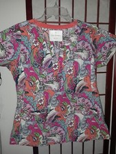 Vera Bradley Scrub Top Paisley Print Front Pockets Short Sleeve Size Small