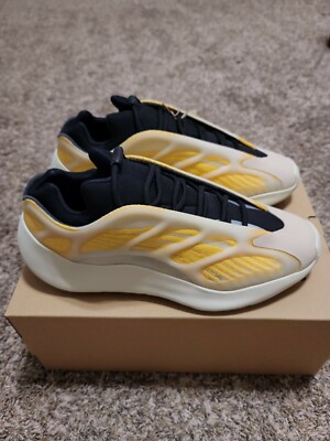 Adidas Yeezy 700 V3 Mono Safflower HP5425 Priority Shipping Size 11
