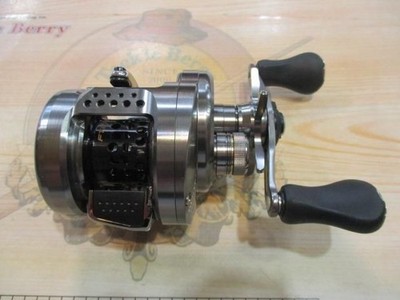 Shimano 17 Calcutta Conquest BFS HG-R Bait Reel Used