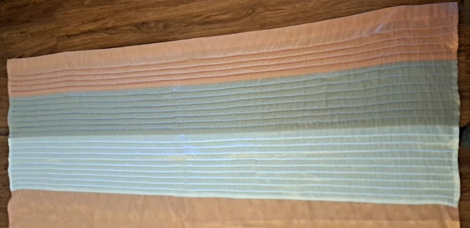 Elegante cortina de ducha satén melocotón texturizada a rayas blanco gris Madison Park Foto 3 de 4