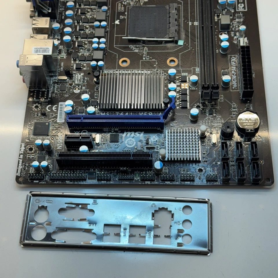 Placa madre de escritorio MSI 760GMA-P34 (FX) AMD Socket AM3+ DDR3 Micro ATX MS-7641 4 Foto 4 de 4