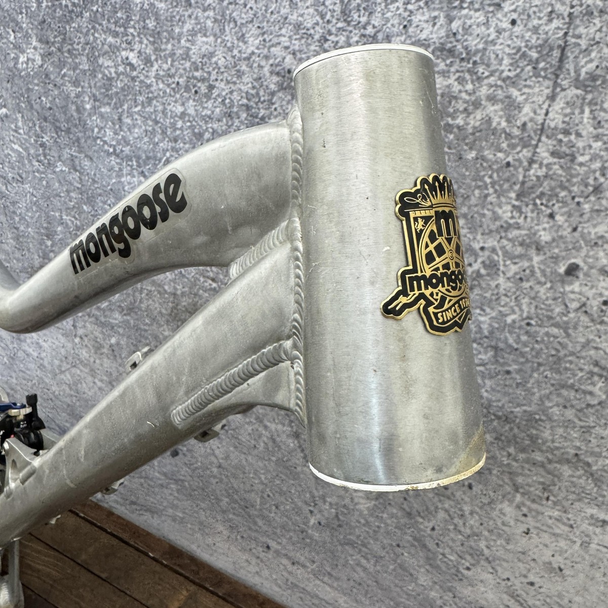 Mongoose Aluminum Mountain Bike Frame 18in RockShox Monarch Shock