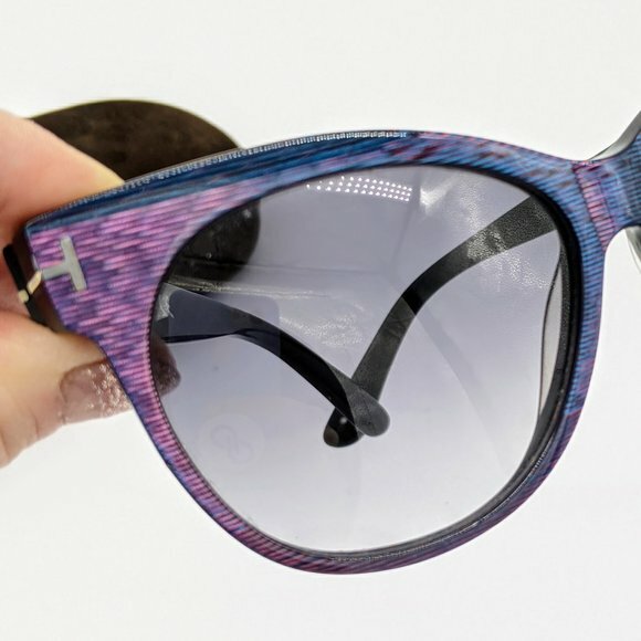 Tom Ford Women display picture 1