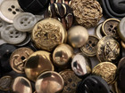 Mixed Lot of Over 500 Vintage Buttons Gold Silver Black  Blue for Crafts, Sewing — photo 3
