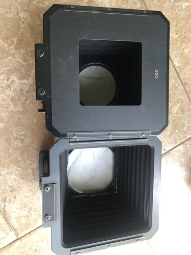 Hasselblad Paralumi per cappa a soffietto illuminati 50 -70 e 250 per Hasselblad - Foto 1 di 11