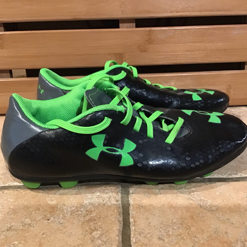 Under Armour BLUR Youth Soccer Cleats Youth Size 6 - Black & Green**