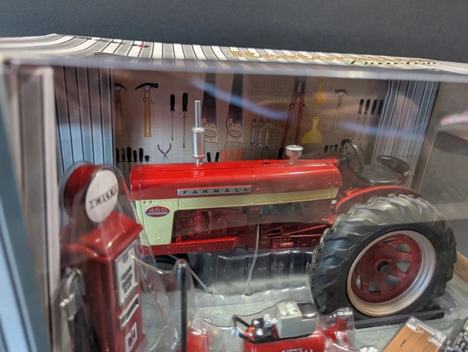1/16 ERTL Case International Farmall 460 Restoration Tractor with Accessories - Image 3 of 4