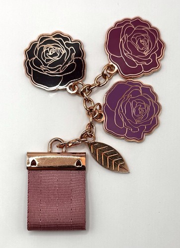 EUC Harveys Stop & Smell The Roses Classic Seatbelt Wallet With Charm & Hang Tag - Bild 9 von 9