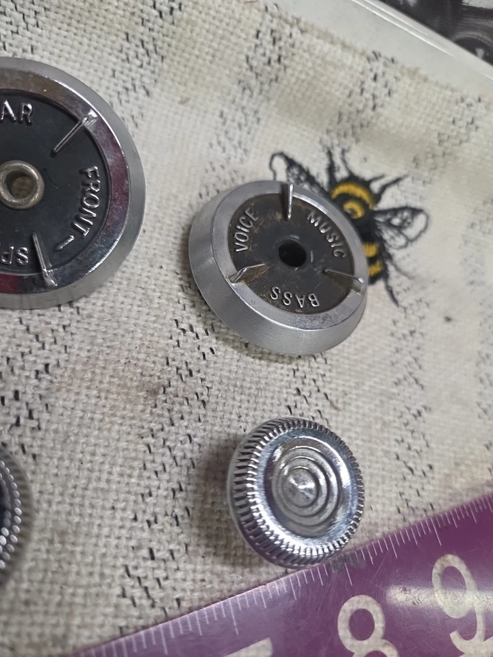 Oldsmobile Jetstar F85 Starfire 98 88 1963 interruptor perillas de radio botones tablero 1964 Foto 3 de 4