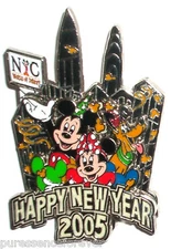 Disney Pin: World Of Disney, NYC - Happy New Year 2005: Mickey & Pals (LE 1000)