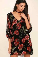 LULUS M Shifting Dears Dress Black Red Floral Shift 3/4 Sleeve Cutout V Neck EUC