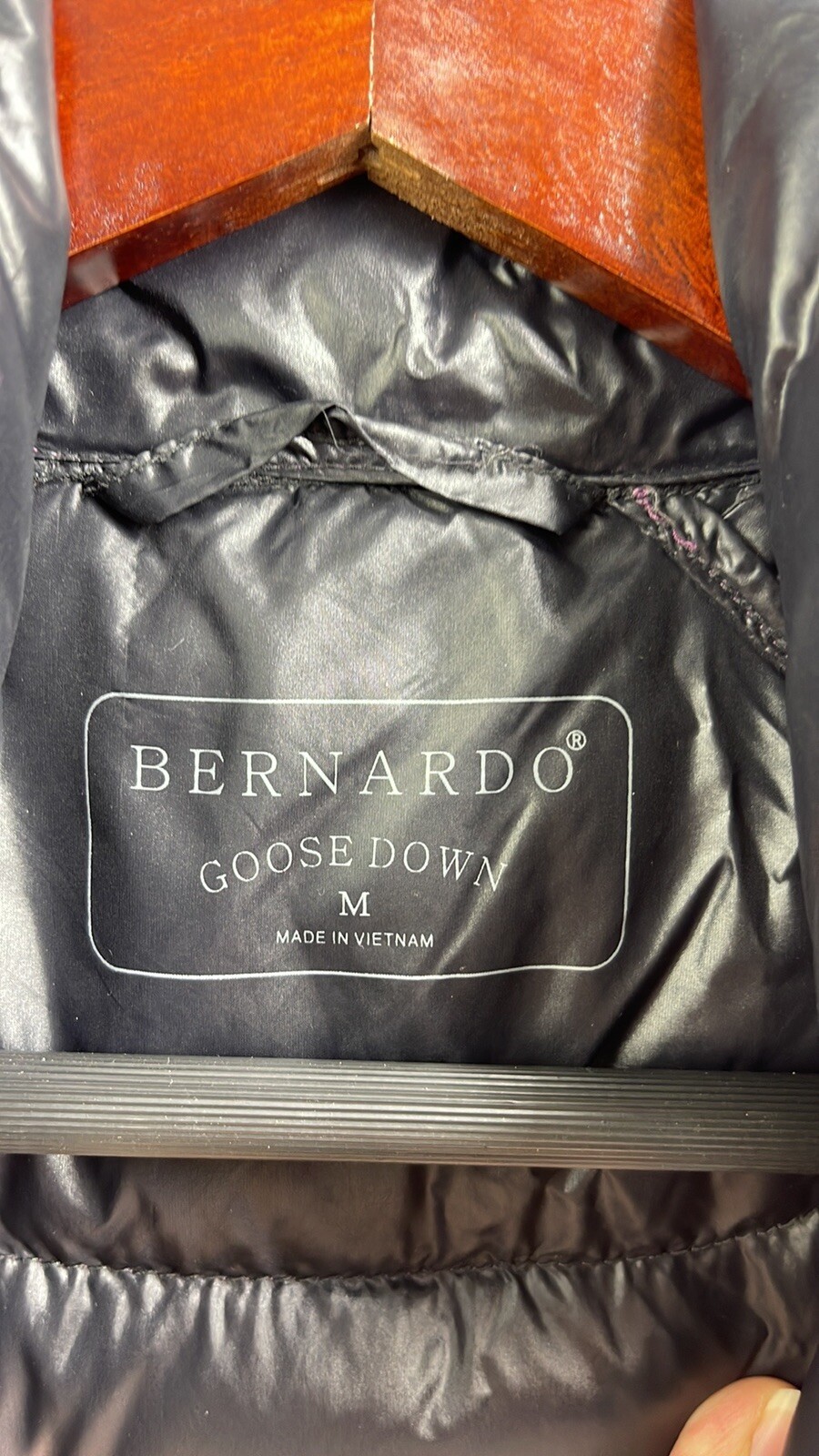 Bernardo Packable Down Vest in Women's Size M purple Gem