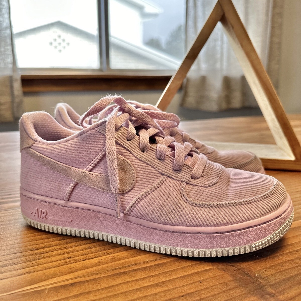 nike air force 1 lv8 light arctic pink
