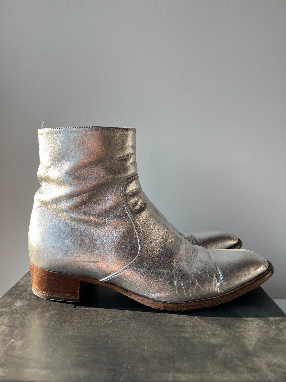 STIVALE SAINT LAURENT by HEDI SLIMANE ORIGINALE WYATT ARGENTO METALLIZZATO 42 9 US