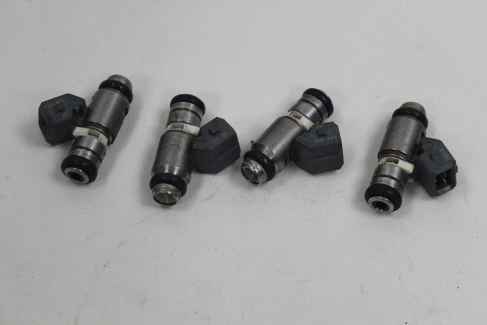 Aprilia Tuono 1100 RR 17-20 Fuel Gas Petrol Injectors Lines Rail 858873 - Image 2 of 4