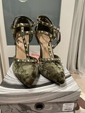 Nib Green Velvet Rockstuds Heel Size 7