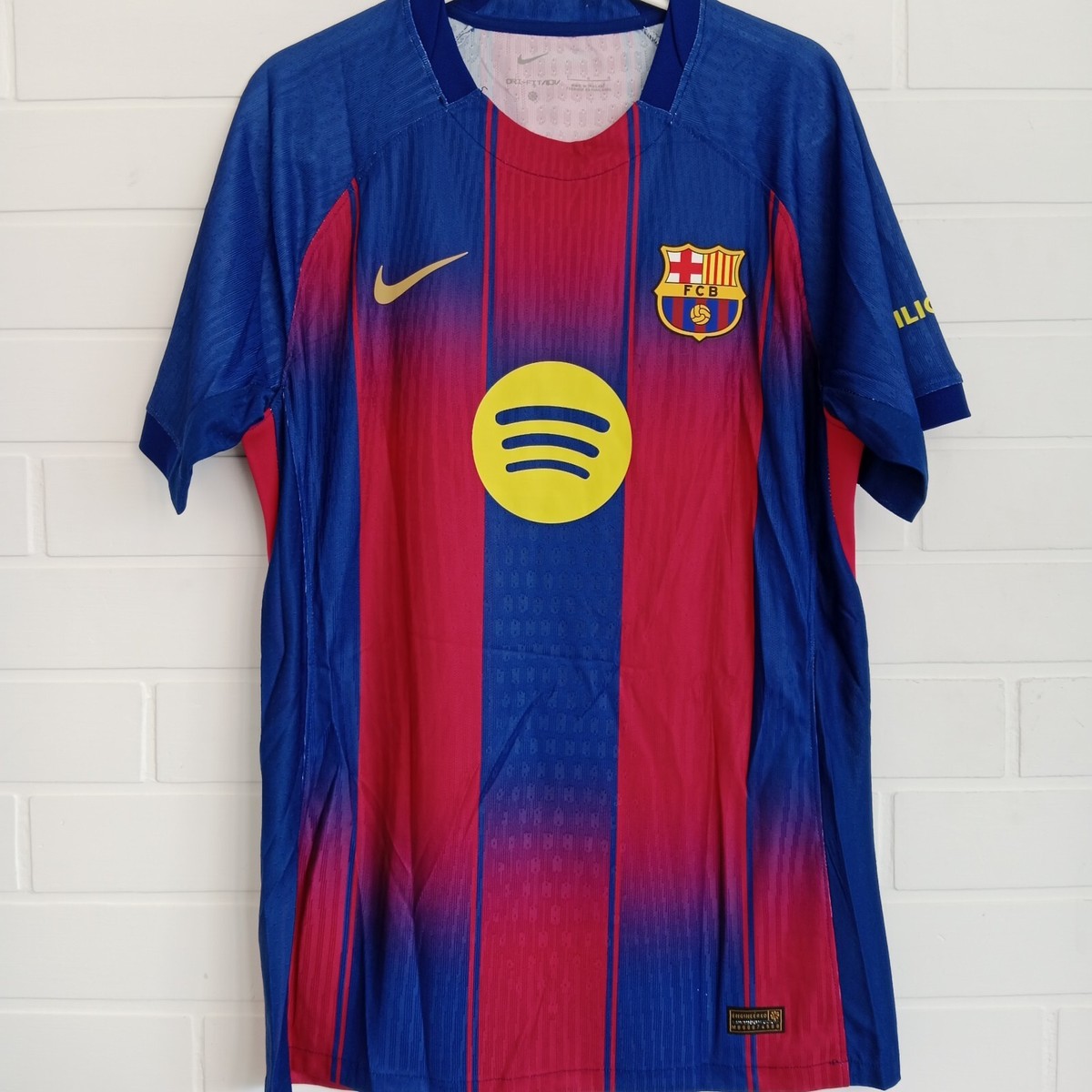 Pedri #8 Signed Autographed 2025/26 Barcelona FC Home Jersey