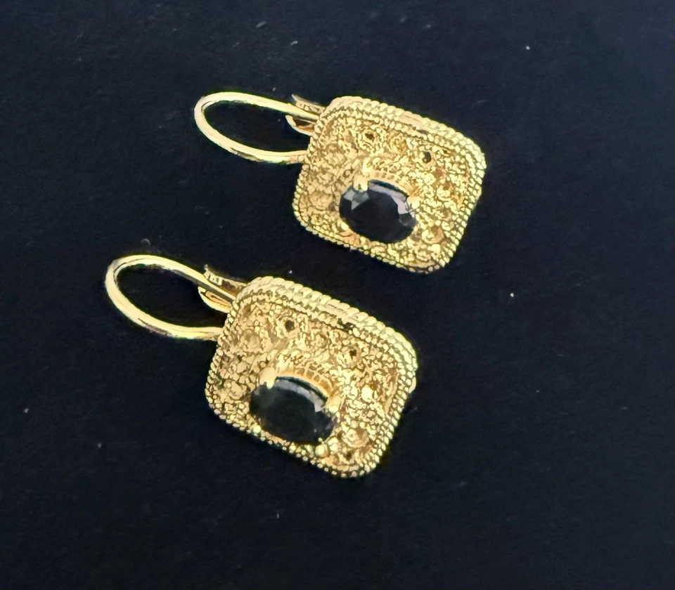 Pendientes Colección Museo 14K Capas/Zafiro Foto 2 de 3