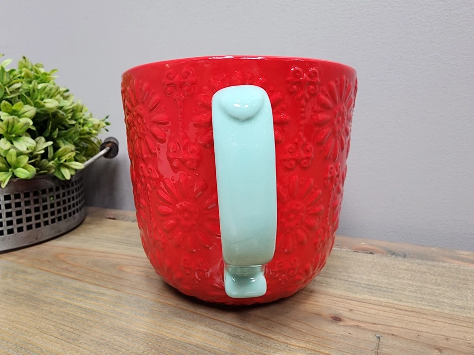 The Pioneer Woman Red FLORAL BURSTS 4-Cup Measuring Cup Pitcher Blue Handle 2017 - Image 2 of 4