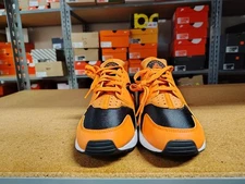 Nike Air Huarache Men Shoes Hot Curry Orange Black White DO6694-800 Size 8
