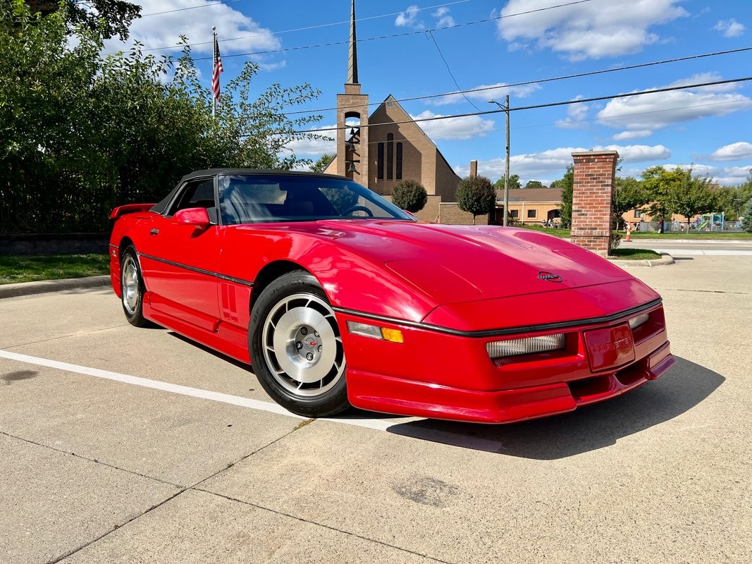 1987 Red Chevrolet Corvette   | C4 Corvette Photo 3