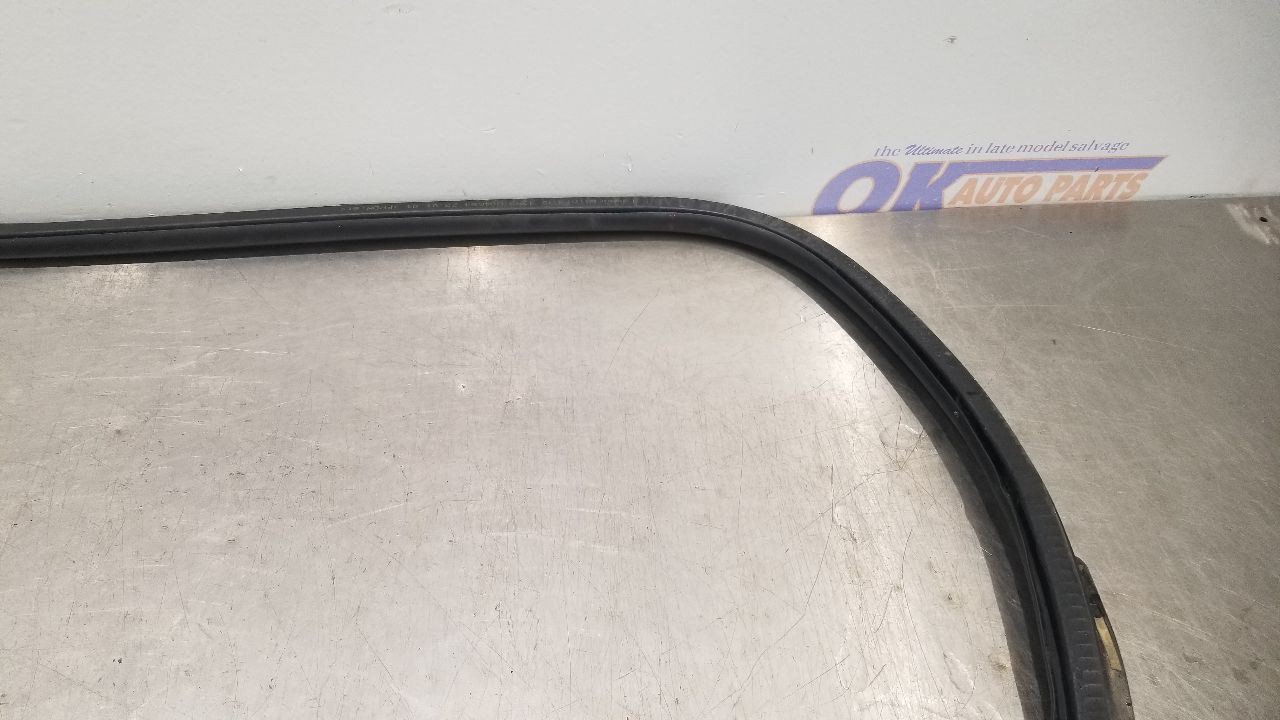 2004 LAMBORGHINI GALLARDO DOOR WEATHERSTRIP RIGHT PASSENGER