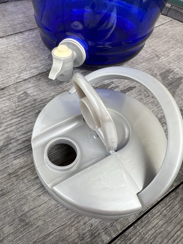 VTG 70’s Cobalt Dark Blue Glass Drink Dispenser Jar~ Sun Tea Spigot & Pour Spout - Picture 3 of 11