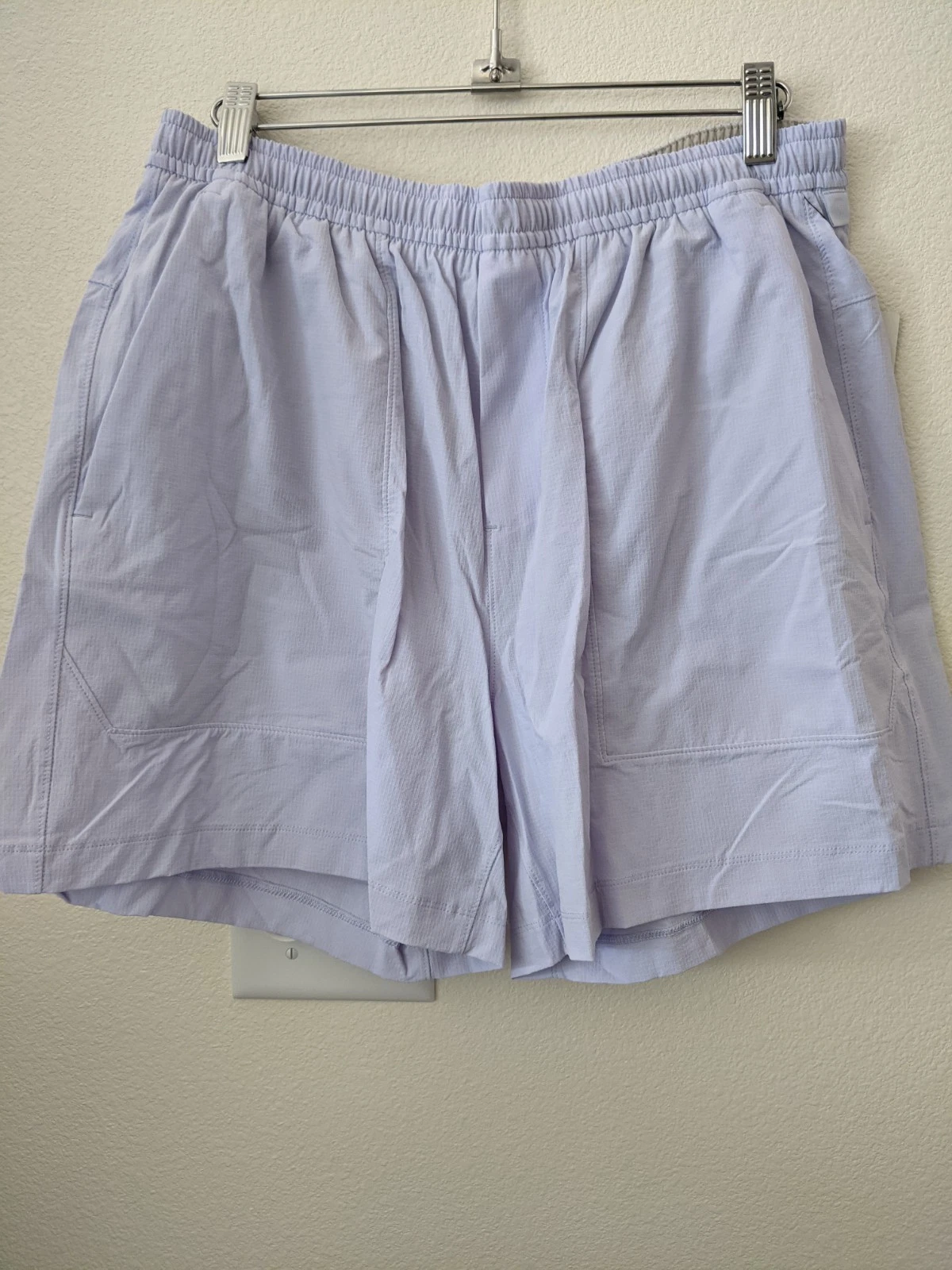 Lululemon Men's Bowline Shorts Size L Light Purple