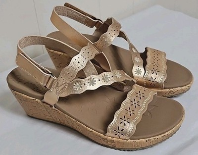 NWOT Skechers Cali  Beverlee Cherished Aura Luxe Foam Wedge Sandals Rose Gold 8