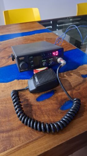 Uniden UHF CB Radio UH-011 Sundowner 40 Channel Powers Up As Is - Picture 4 of 9