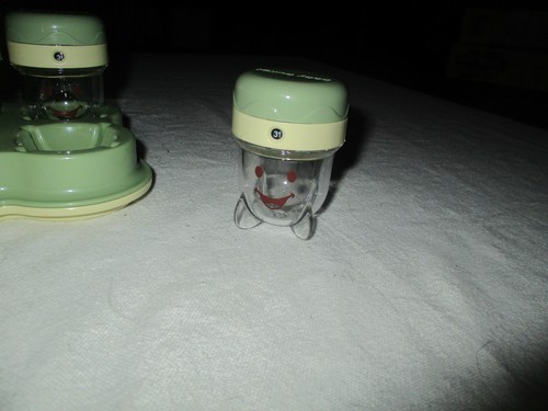 Pezzi di ricambio BABY BULLET - 6 barattoli per alimenti per bambini tazze, coperchi e vassoio - Foto 2 di 3