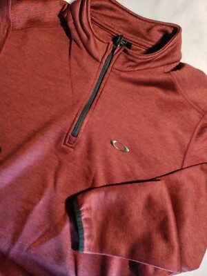 Men Oakley Red & Black (Maroon) Polyester Stretch 1/4 Zip Sweater