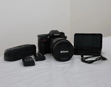 Nikon D7100 DSLR 17-55mm f/2.8 Lens Battery Grip 4 Extra Batteries