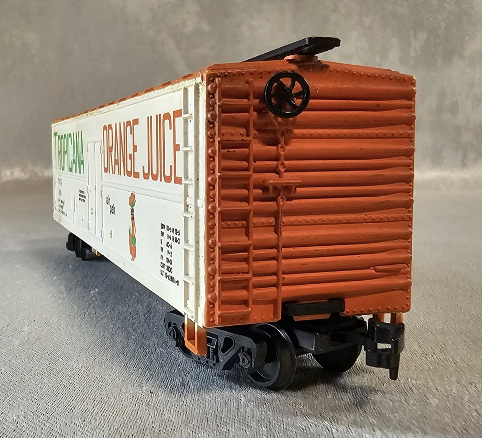 Model Power HO Scale Tropicana Orange Juice 50' Refrigerator Billboard Box Car - Image 4 of 4